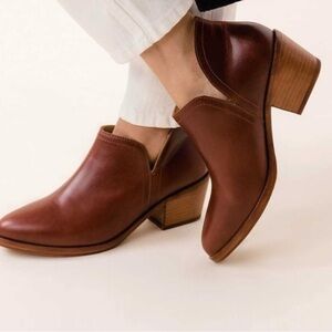 NEW Nisolo Mia Everyday Ankle Booties || US 9.5 || New without original box